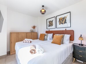 3 habitaciones, tabla de planchar con plancha y wifi gratis 