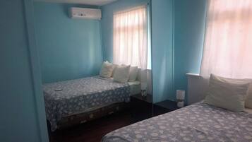 Iron/ironing board, WiFi, bed sheets