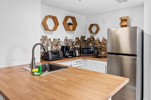 Private kitchen - NEW Amazing 2 Bedrooms Nex to Universal (Kissimmee)