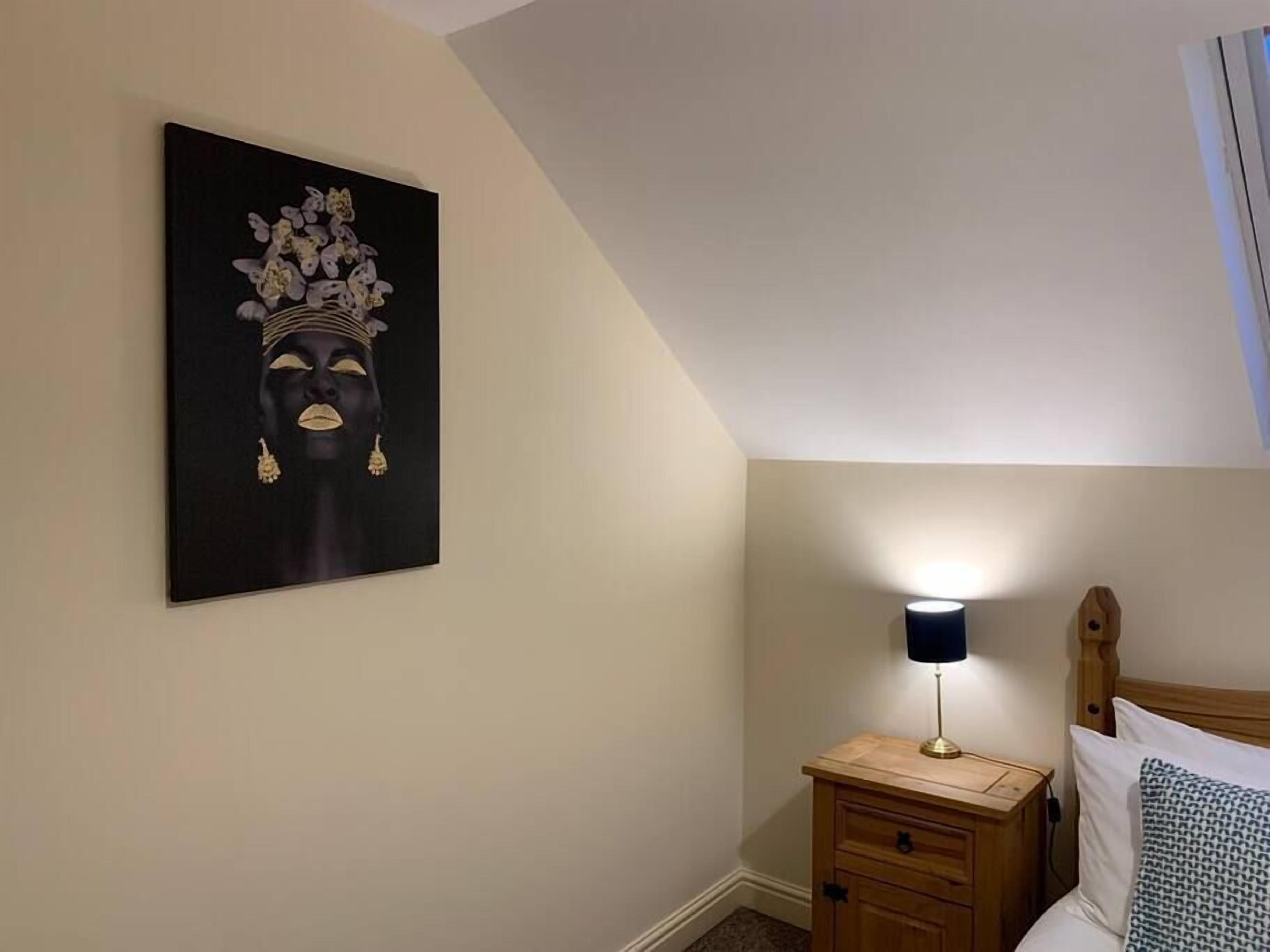 5 Schlafzimmer, Bügeleisen/Bügelbrett, kostenloses WLAN