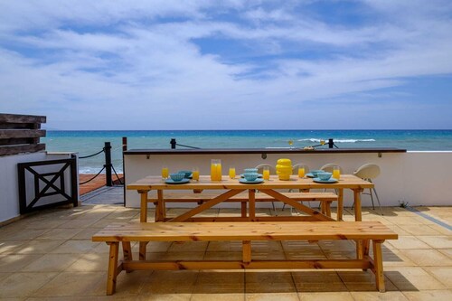 Lagoon Blue Beach House by Nomads