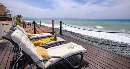 Lagoon Blue Beach House by Nomads