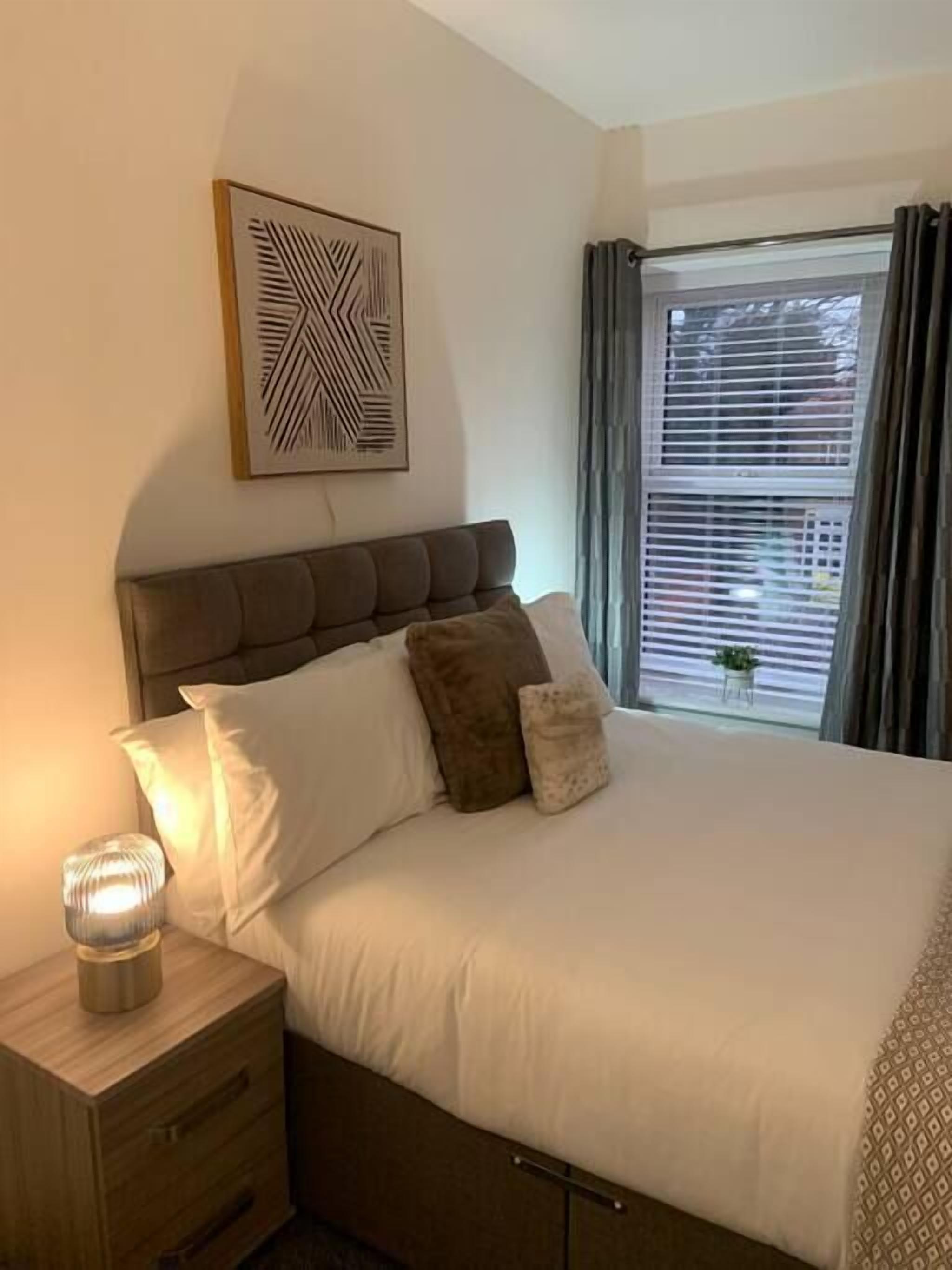 4 habitaciones, tabla de planchar con plancha y wifi gratis 