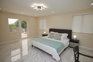 6 bedrooms, WiFi, bed sheets