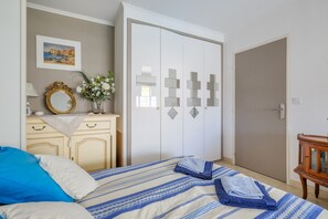 1 chambre, literie fournie