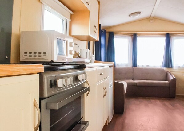 Fridge, oven, stovetop, toaster