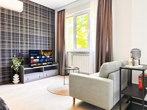 Smart TV, offices - Balcony Bliss + Smart TV + Walk to Metro and Park (Sofia)
