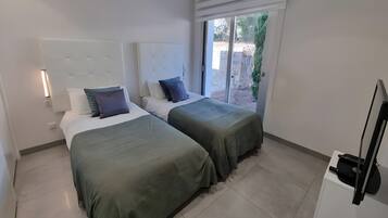 2 chambres, fer et planche à repasser, Wi-Fi gratuit, draps fournis