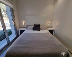 2 bedrooms, iron/ironing board, free WiFi, bed sheets - Villa 'Tipuana 7' with Sea View, Wi-Fi and Air Conditioning (Orihuela)