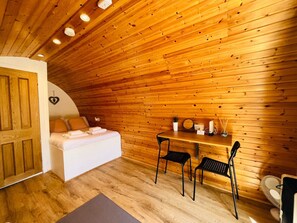 1 chambre, bureau, Wi-Fi gratuit, draps fournis