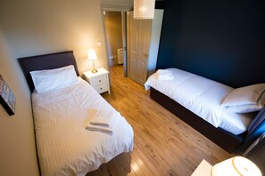 2 bedrooms, iron/ironing board, travel cot, free WiFi