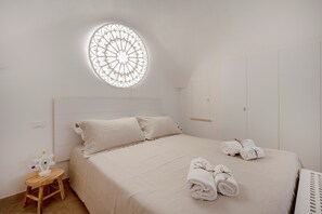 1 bedroom, free WiFi - Trullo 'Relais' with Shared Terrace, Wi-Fi and Air Conditioning (castellana grotte)