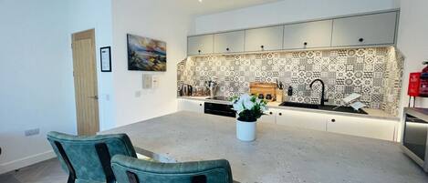 Fridge, microwave, oven, dishwasher