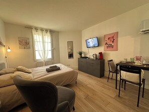 1 bedroom, iron/ironing board, WiFi, bed sheets