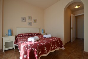 2 dormitorios, tabla de planchar con plancha, wifi gratis y ropa de cama