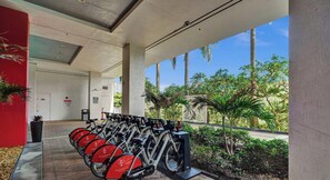 Property grounds - Ocean and Canal View Condo Resort Hallandale 804 (Hallandale Beach)