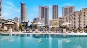 Pool - Ocean and Canal View Condo Resort Hallandale 804 (Hallandale Beach)