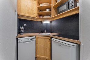 Mikrobølgeovn og oppvaskmaskin