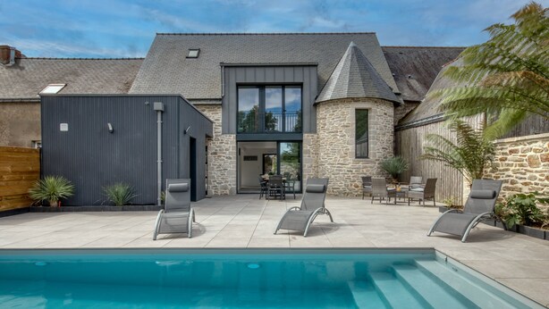 A heated pool - Le Logis de la Pierre Bleue - Maison climatisée avec piscine (Férel)