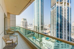 Property grounds - Bright 2 Bed l Located on 14th Floor l City Views (Dubai Marina)