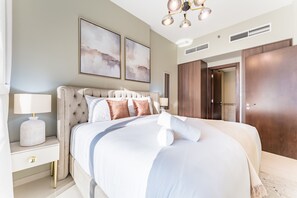 2 bedrooms, in-room safe, iron/ironing board, free WiFi