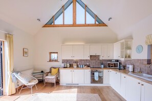 Fridge, microwave, oven, dishwasher - The Meadows Dairy, Bawdsey (Bawdsey)