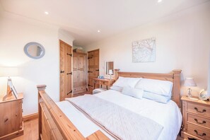 3 chambres, fer et planche à repasser, Wi-Fi, literie fournie