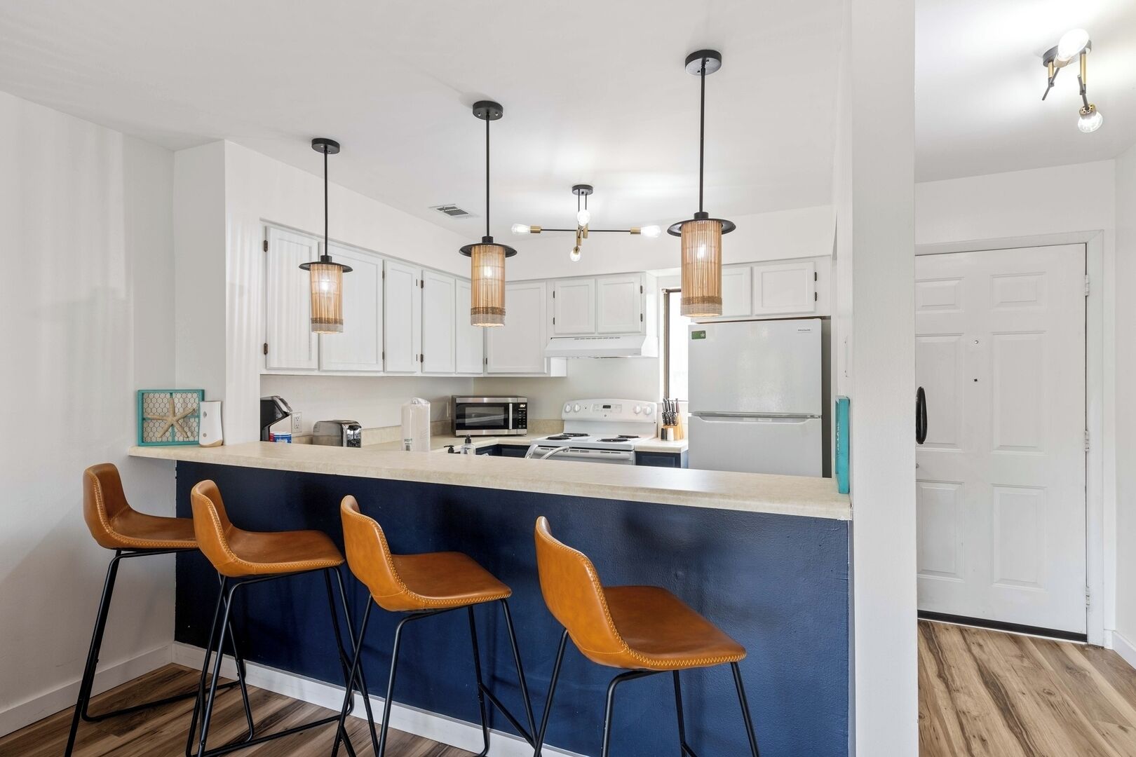 冷蔵庫、電子レンジ、コンロ、食器洗い機