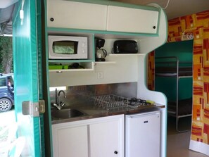 Fridge, microwave, stovetop, toaster