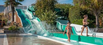 ZEcamping 4 étoiles 500m plage piscine couverte locatif TV BBQ 30m2