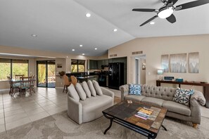 Smart-TV, bordtennis og kontorer