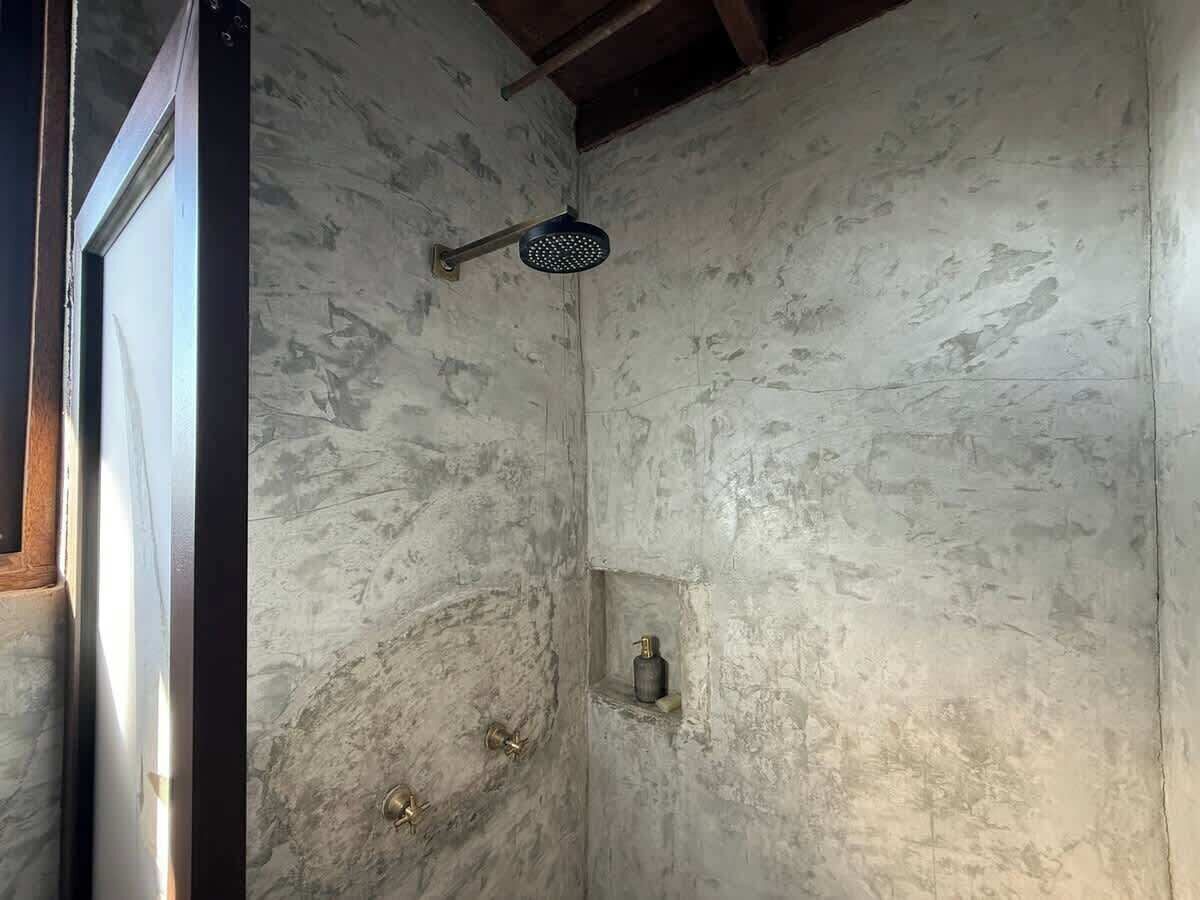 Shower, hair dryer, shampoo
