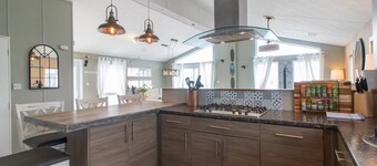 Pass the Keys | Cozy 2-Bed Lodge by the Sea – Whitley Bay Retreat
