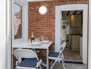 Dining - Magnolia Cottage, your cosy Getaway! | Pass the Keys (Little Waltham)