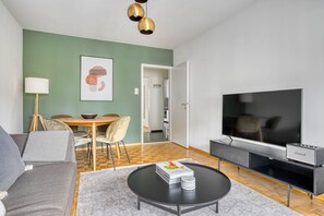 Télévision, chaîne hi-fi