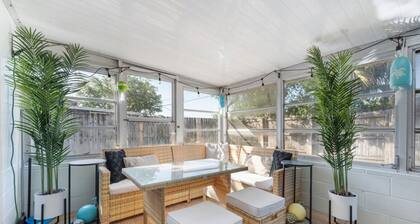 Coral Cove - Relaxing 3-Bedroom Getaway with Private Pool – 10 Minutes from Melbourne Beach