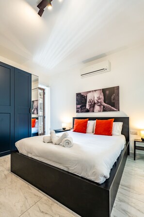 2 chambres, fer et planche à repasser, lit parapluie, Wi-Fi gratuit