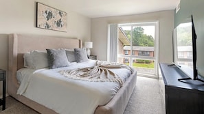 1 bedroom, desk, iron/ironing board, WiFi