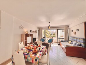 Dining - VILAMOURA CENTRAL 11 WITH POOL  by HOMING (Vilamoura)