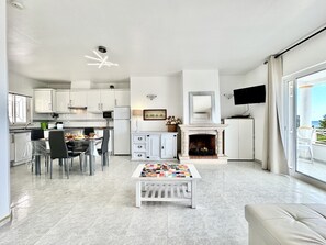 Dining - ALBUFEIRA TROPICAL VIEW 2 WITH POOL by HOMING (Albufeira)