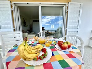 Outdoor dining - ALBUFEIRA TROPICAL VIEW 2 WITH POOL by HOMING (Albufeira)
