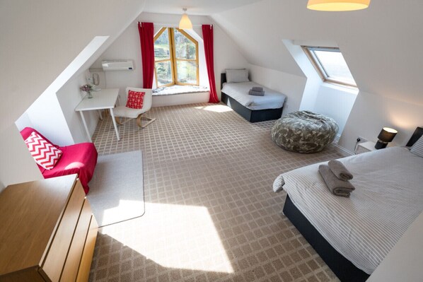 3 Schlafzimmer, BĂŒgeleisen/BĂŒgelbrett, kostenloses WLAN, BettwĂ€sche