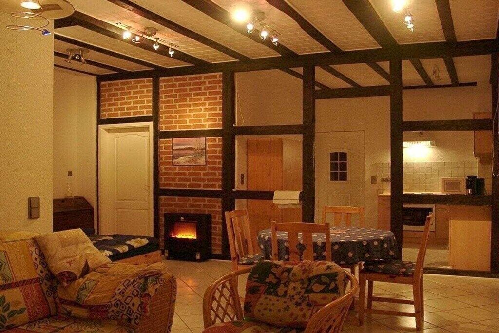 Smart TV, DVD player, stereo