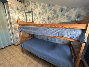 2 bedrooms