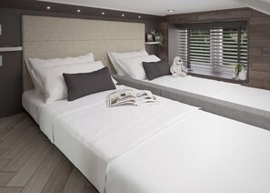 Unclassified image, 5 of 8, button - Luxury Pod 2 Bed Spa (Clarach)