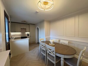 Dining - Gateway to Connemara (Oughterard)