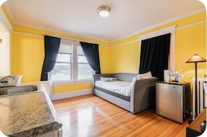 1 chambre, fer et planche à repasser, Wi-Fi gratuit, draps fournis