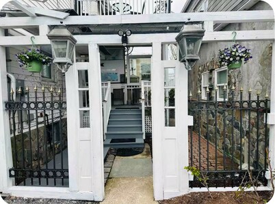 Freebody Park- Cozy 1 bedroom condo in the heart of Newport