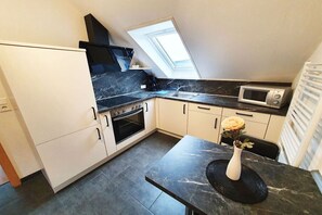 Fridge, microwave, oven, stovetop - Helga Willing Comfortable holiday residence (Meschede)