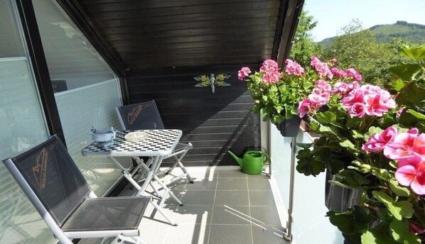 Outdoor dining - Helga Willing Comfortable holiday residence (Meschede)